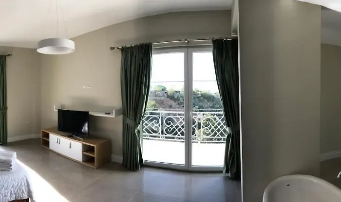 Jurgen 4* Tirana