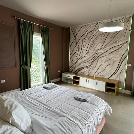 Jurgen 4* Tirana