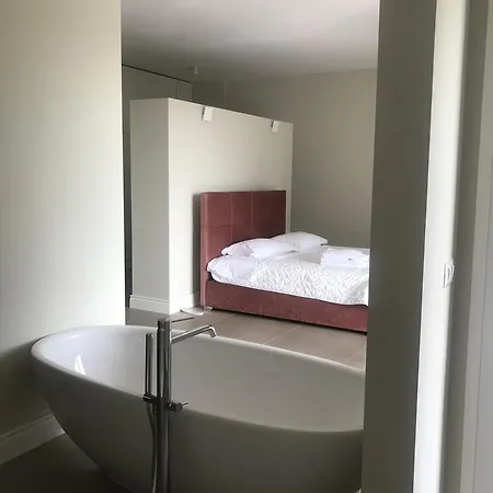 Отель Jurgen 4*